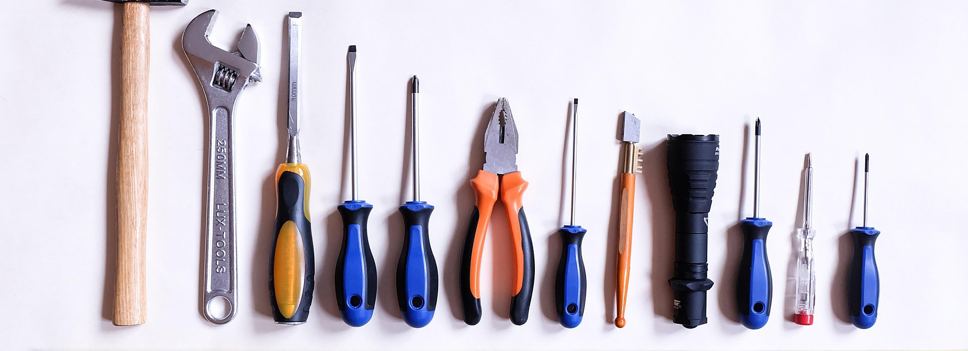 Heimwerkzeuge -Heimwerkzeuge tools 2145770 1920